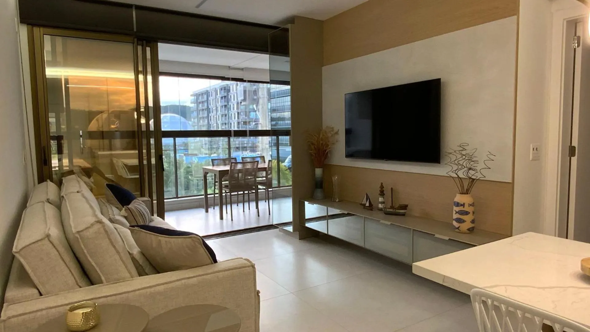 Elegancia E Conforto Em Jurere Int. Xm1812 Florianópolis